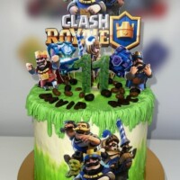 Clash of Clans. Nótese el detalle de la capa de imitación de hierba, a la vez que cremosa y deliciosa. royale-pastel
